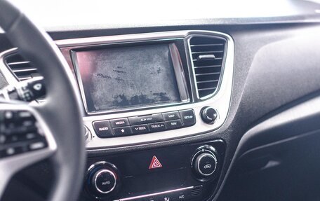 Hyundai Solaris II рестайлинг, 2017 год, 1 250 000 рублей, 14 фотография