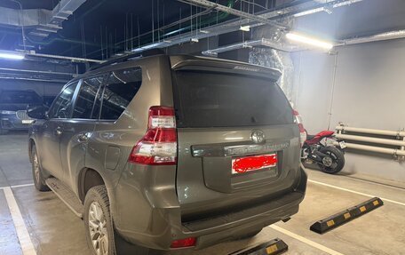 Toyota Land Cruiser Prado 150 рестайлинг 2, 2016 год, 4 700 000 рублей, 5 фотография