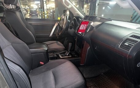 Toyota Land Cruiser Prado 150 рестайлинг 2, 2016 год, 4 700 000 рублей, 7 фотография