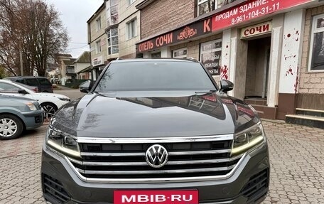 Volkswagen Touareg III, 2018 год, 4 100 000 рублей, 4 фотография