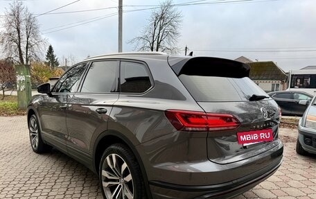 Volkswagen Touareg III, 2018 год, 4 100 000 рублей, 11 фотография