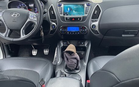 Hyundai ix35 I рестайлинг, 2011 год, 910 000 рублей, 11 фотография