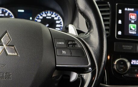 Mitsubishi Outlander III рестайлинг 3, 2015 год, 1 749 050 рублей, 13 фотография