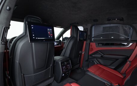 Porsche Cayenne III, 2025 год, 32 990 000 рублей, 27 фотография