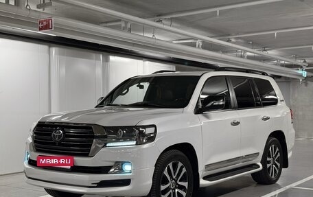 Toyota Land Cruiser 200, 2018 год, 7 500 000 рублей, 2 фотография