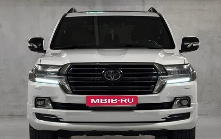 Toyota Land Cruiser 200, 2018 год, 7 500 000 рублей, 4 фотография