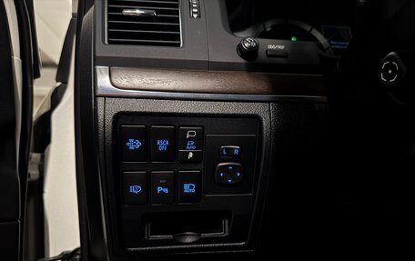 Toyota Land Cruiser 200, 2018 год, 7 500 000 рублей, 25 фотография