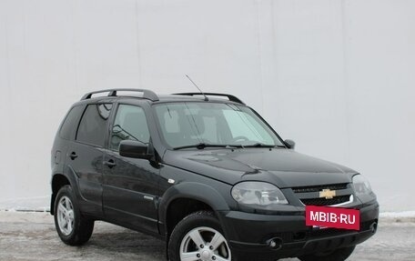 Chevrolet Niva I рестайлинг, 2018 год, 900 000 рублей, 4 фотография