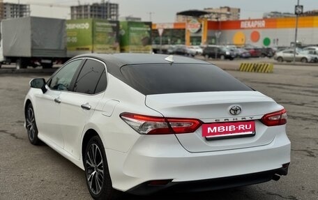 Toyota Camry, 2020 год, 1 675 000 рублей, 4 фотография