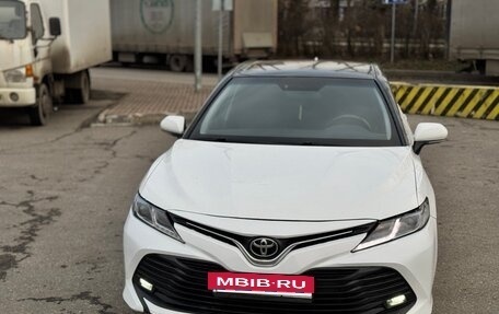 Toyota Camry, 2020 год, 1 675 000 рублей, 2 фотография