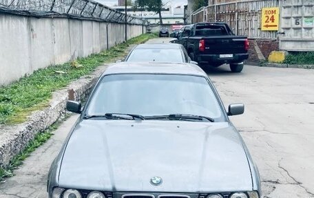 BMW 5 серия, 1990 год, 250 000 рублей, 1 фотография