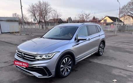 Volkswagen Tiguan II, 2021 год, 4 400 000 рублей, 3 фотография