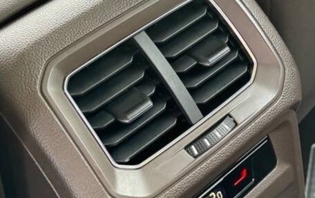 Volkswagen Tiguan II, 2021 год, 4 400 000 рублей, 12 фотография