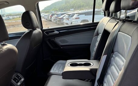 Volkswagen Tiguan II, 2021 год, 4 400 000 рублей, 11 фотография