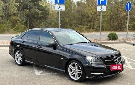Mercedes-Benz C-Класс, 2011 год, 1 400 000 рублей, 1 фотография