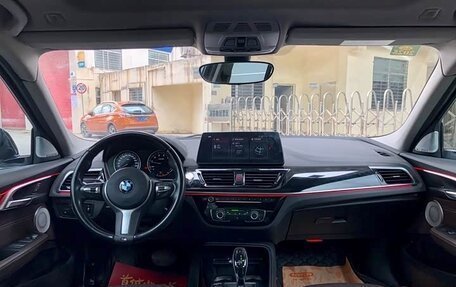 BMW 1 серия, 2021 год, 1 700 000 рублей, 11 фотография