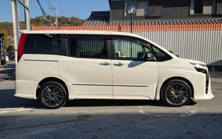 Toyota Voxy III, 2021 год, 2 249 069 рублей, 4 фотография