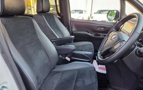 Toyota Voxy III, 2021 год, 2 249 069 рублей, 11 фотография