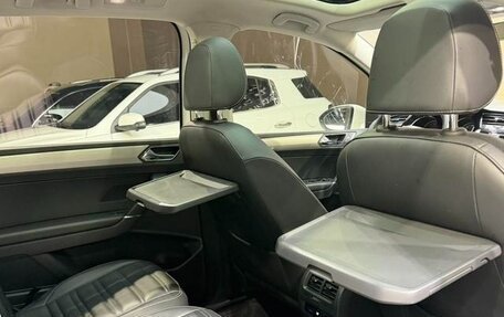 Volkswagen Touran III, 2022 год, 2 100 000 рублей, 7 фотография