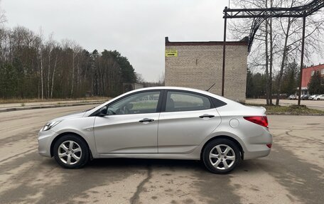 Hyundai Solaris II рестайлинг, 2011 год, 850 000 рублей, 4 фотография