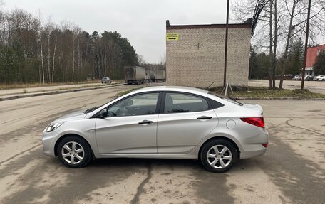 Hyundai Solaris II рестайлинг, 2011 год, 850 000 рублей, 3 фотография