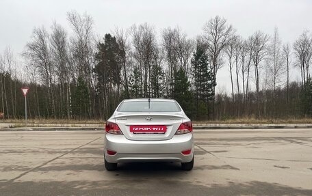 Hyundai Solaris II рестайлинг, 2011 год, 850 000 рублей, 7 фотография