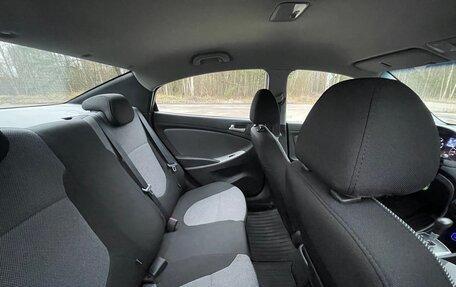 Hyundai Solaris II рестайлинг, 2011 год, 850 000 рублей, 23 фотография