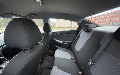 Hyundai Solaris II рестайлинг, 2011 год, 850 000 рублей, 22 фотография