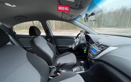 Hyundai Solaris II рестайлинг, 2011 год, 850 000 рублей, 24 фотография