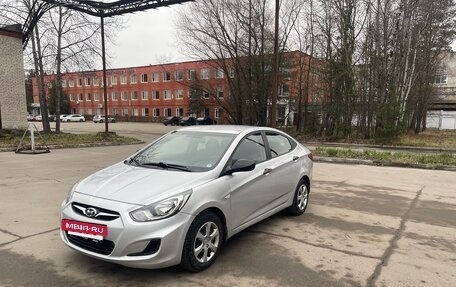 Hyundai Solaris II рестайлинг, 2011 год, 850 000 рублей, 15 фотография