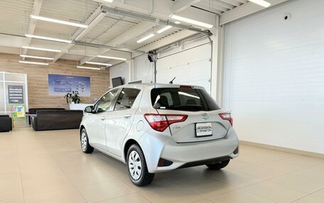 Toyota Vitz, 2019 год, 1 279 000 рублей, 4 фотография