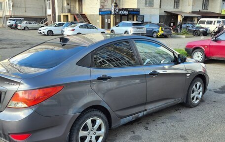 Hyundai Solaris II рестайлинг, 2011 год, 560 000 рублей, 4 фотография