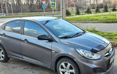 Hyundai Solaris II рестайлинг, 2011 год, 560 000 рублей, 2 фотография