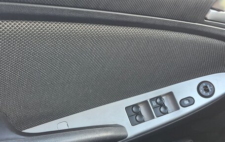 Hyundai Solaris II рестайлинг, 2011 год, 560 000 рублей, 10 фотография