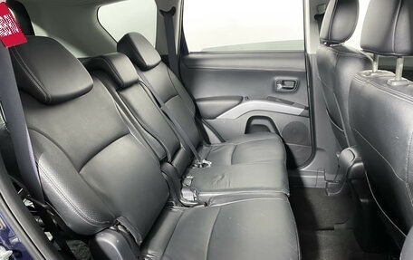 Mitsubishi Outlander III рестайлинг 3, 2011 год, 1 107 000 рублей, 10 фотография