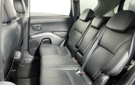 Mitsubishi Outlander III рестайлинг 3, 2011 год, 1 107 000 рублей, 11 фотография