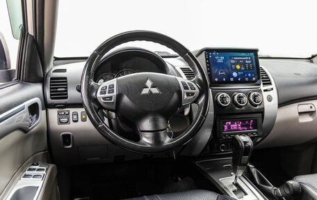 Mitsubishi Pajero Sport II рестайлинг, 2013 год, 1 748 000 рублей, 14 фотография