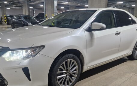 Toyota Camry, 2015 год, 2 250 000 рублей, 2 фотография