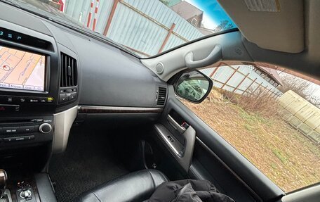 Toyota Land Cruiser 200, 2011 год, 2 850 000 рублей, 21 фотография