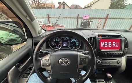 Toyota Land Cruiser 200, 2011 год, 2 850 000 рублей, 24 фотография