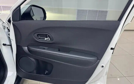 Honda Vezel, 2022 год, 1 520 000 рублей, 16 фотография