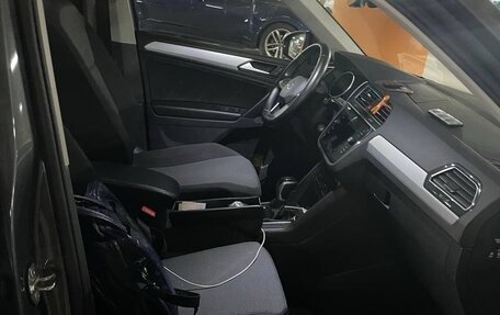 Volkswagen Tiguan II, 2021 год, 3 400 000 рублей, 10 фотография