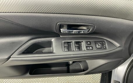 Mitsubishi Outlander III рестайлинг 3, 2012 год, 1 040 000 рублей, 10 фотография