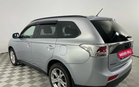 Mitsubishi Outlander III рестайлинг 3, 2012 год, 1 040 000 рублей, 7 фотография