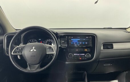 Mitsubishi Outlander III рестайлинг 3, 2012 год, 1 040 000 рублей, 12 фотография