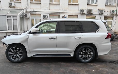 Lexus LX III, 2017 год, 3 800 000 рублей, 1 фотография