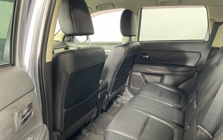 Mitsubishi Outlander III рестайлинг 3, 2012 год, 1 040 000 рублей, 11 фотография