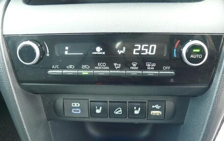 Toyota Yaris Cross, 2022 год, 1 598 000 рублей, 16 фотография