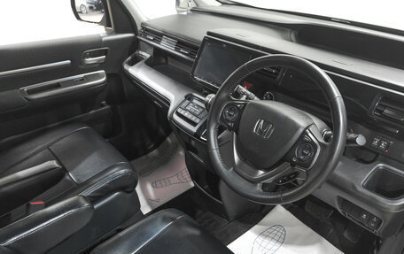 Honda Stepwgn IV, 2019 год, 2 169 000 рублей, 7 фотография