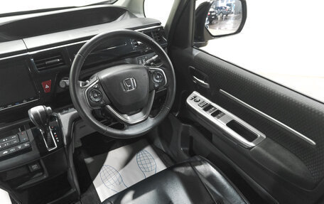 Honda Stepwgn IV, 2019 год, 2 169 000 рублей, 10 фотография